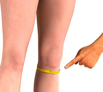 Як виміряти обхват під коліном у жінки